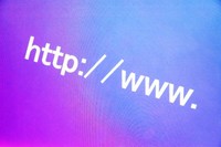 ホームページ制作を業者に依頼する際に注意するポイント